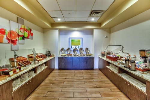 DoubleTree By Hilton Club Las Vegas Airport image 3